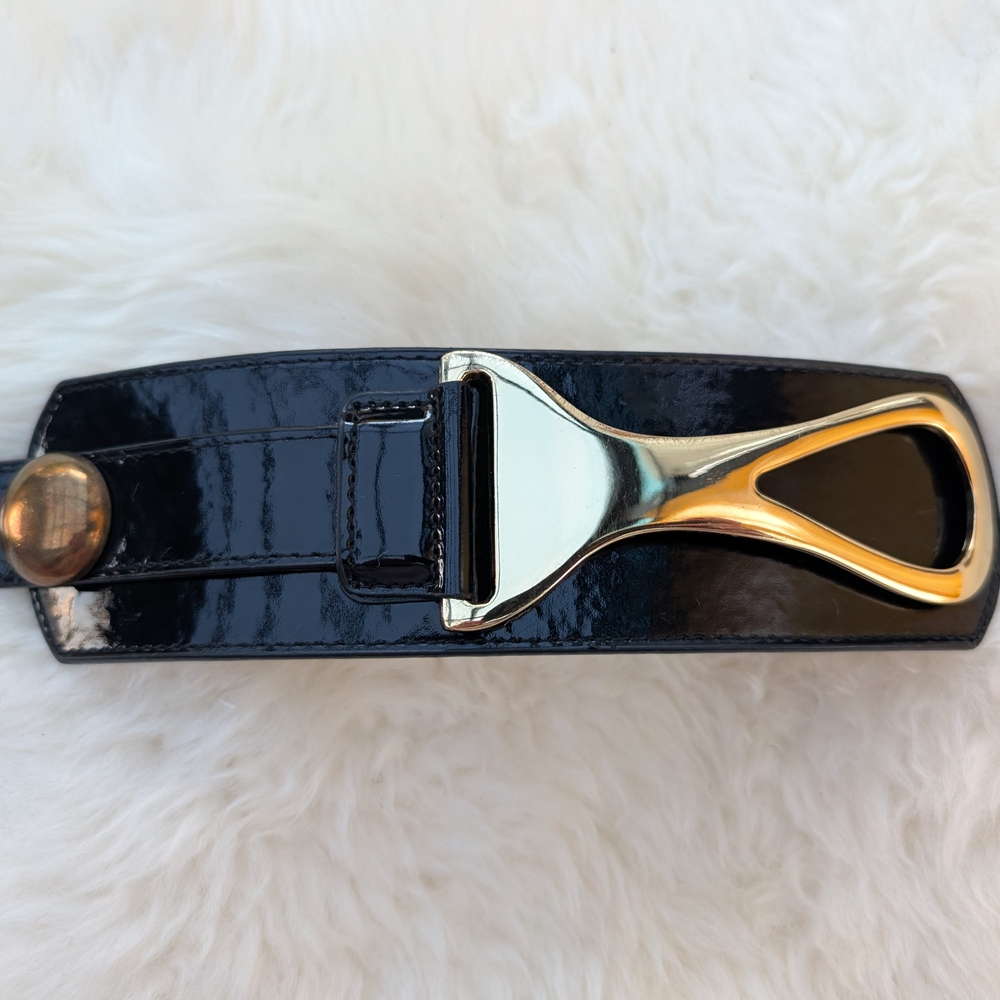 Elegant Black and Gold Belt Buckle
